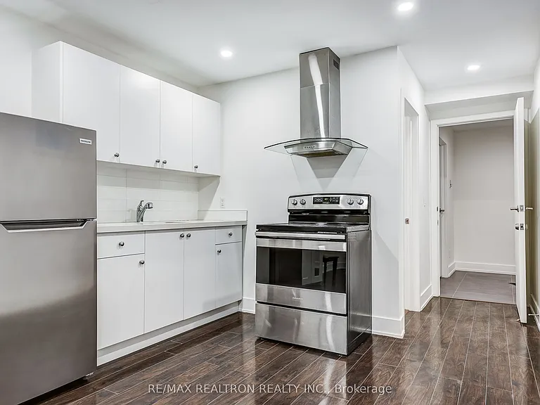 588 Ossington Ave #BASEMENT — Photo 2