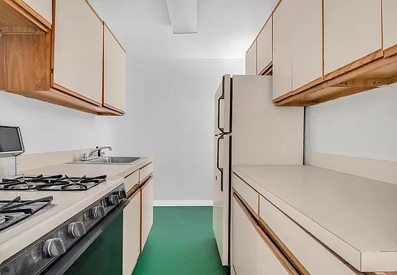 5th image of 32 Gramercy Park S APT 3M