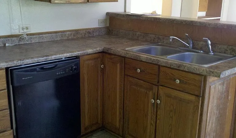470 Ferry St — Photo 5