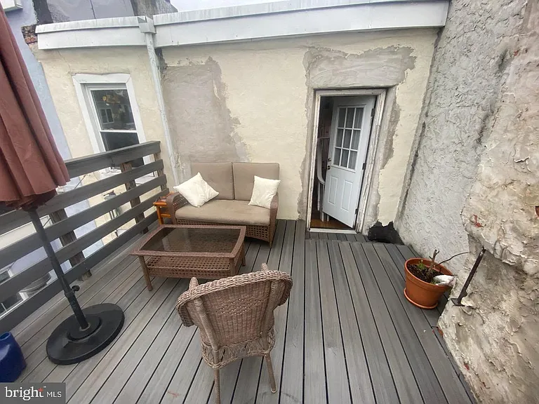 1930 Bainbridge St #3 — Photo 2