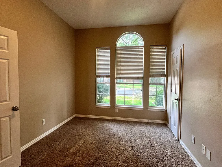 5605 Belle Chasse Ln — Photo 18