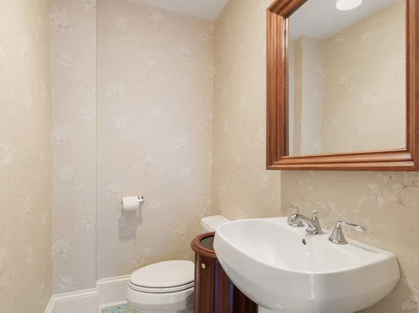 426 West Broadway image 8 of 9