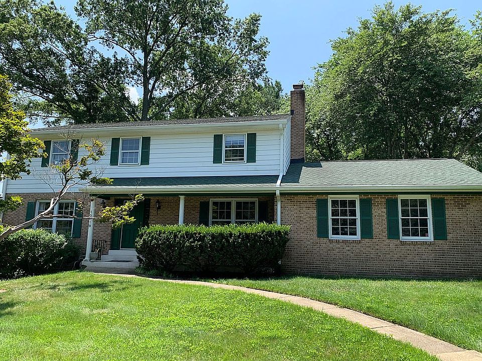 1st image of 15818 Bradford Dr