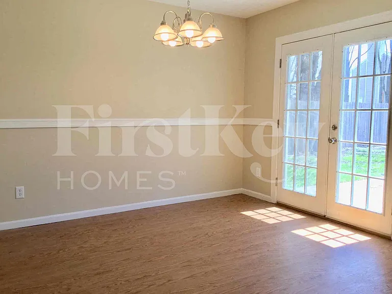 687 Bobolink Ct — Photo 6