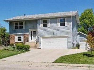 700 Surryse Rd, Lake Zurich, IL, 60047