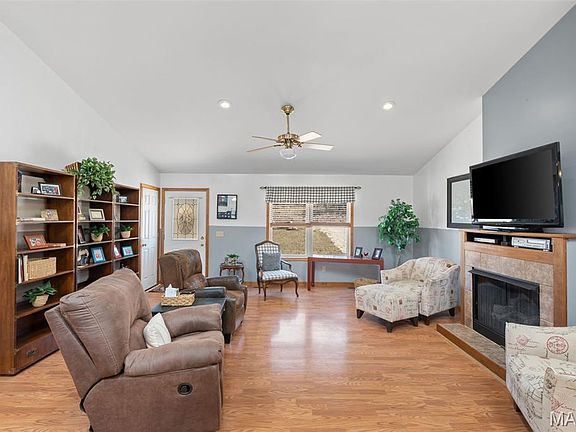 4th image of 1681 Spreckelmeyer Rd