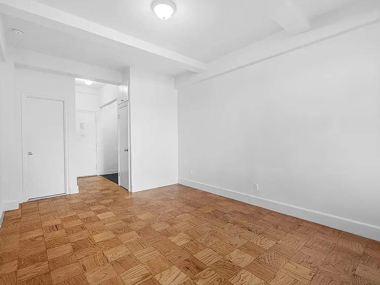 160 W 71st St #16J — Photo 2