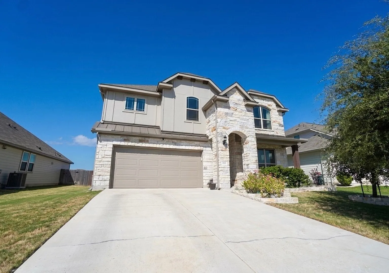 Beautiful 3-Bed, 2.5-Bath Home in Hutto, TX! — Photo 2