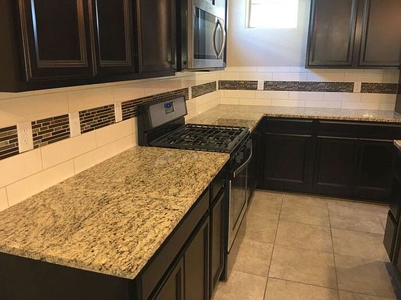 3rd image of 4957 Monrovia Dr