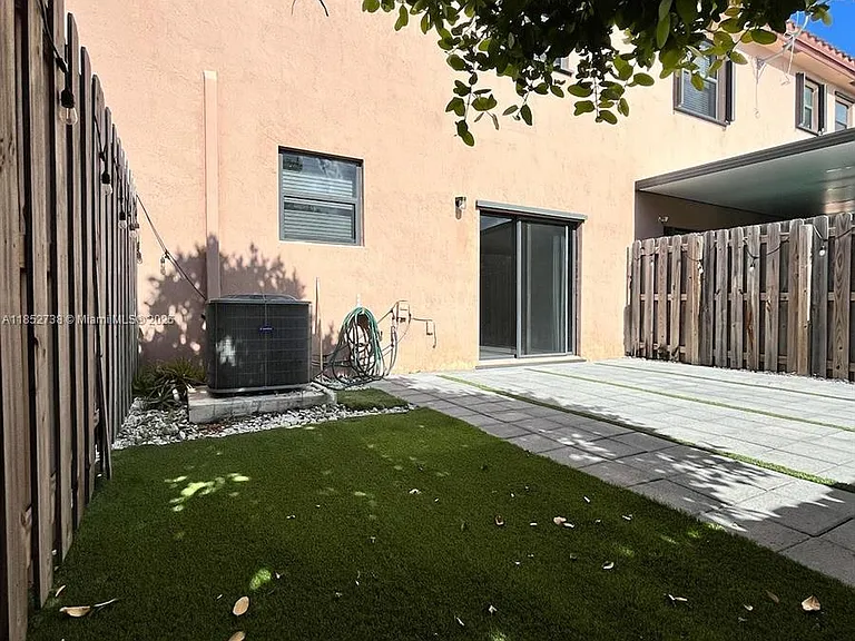 159 SE 33rd Ter — Photo 21