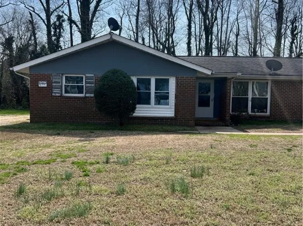 1632 S Valor Dr, Petersburg, VA 23803