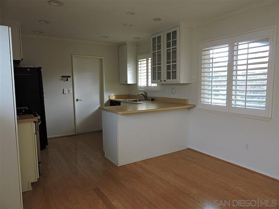 4th image of 6634 Dennison St