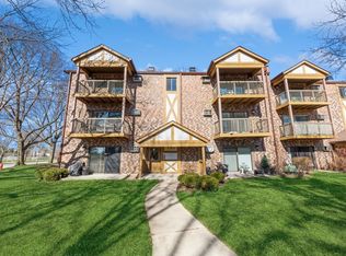 751 S Dwyer Ave APT D, Arlington Heights, IL 60005