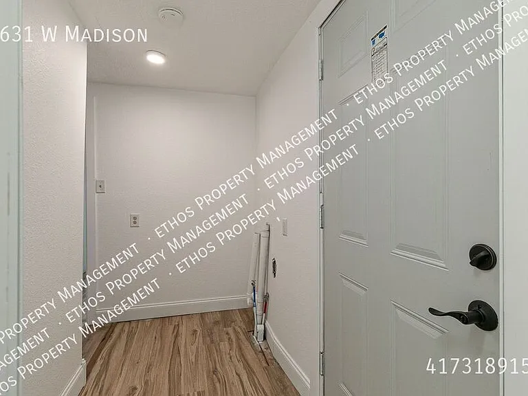 2631 W Madison St — Photo 10