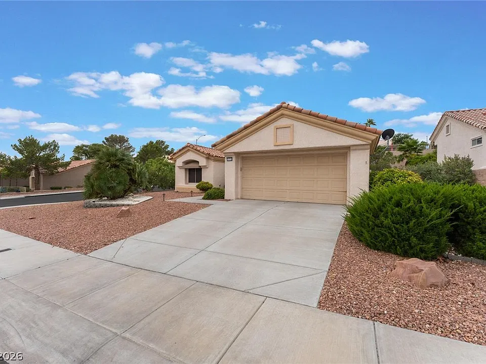 10713 Hunters Woods Pl