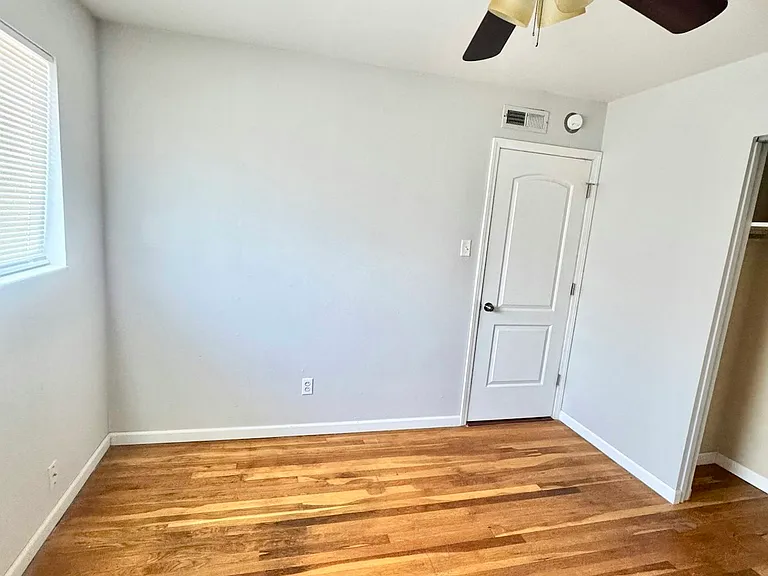 5225 Southwest Ave #206 — Photo 20