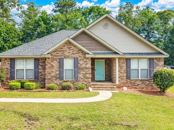 115 Fox Run Dr, Deatsville, AL 36022