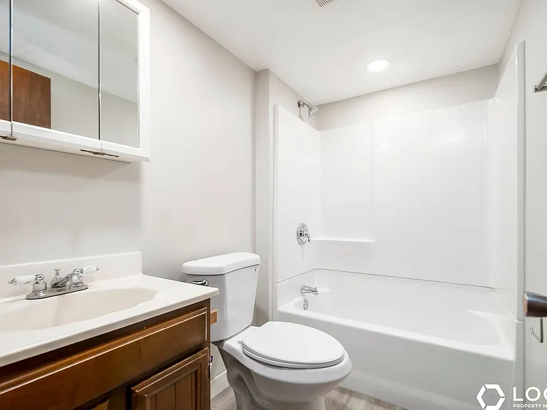 4247 S 2450 W — Photo 19