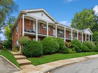 340 Waukegan Rd APT 1, Glenview, IL 60025