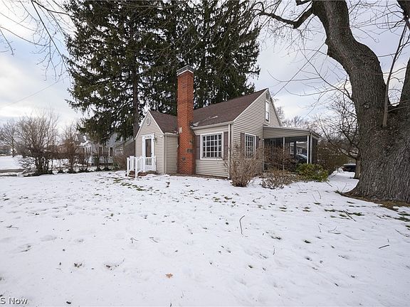 2nd image of 179 Everhard Rd SW