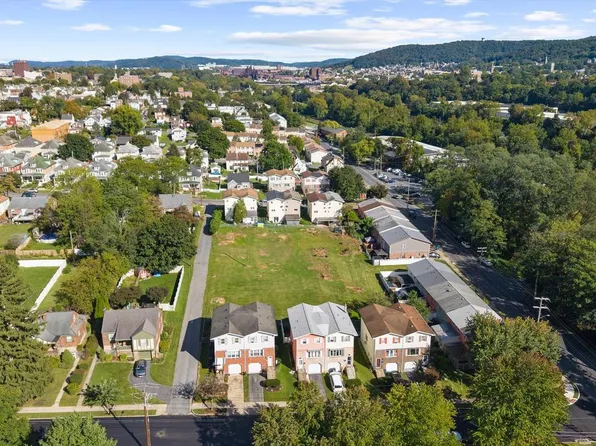 1118 W Lehigh St, Bethlehem, PA 18018
