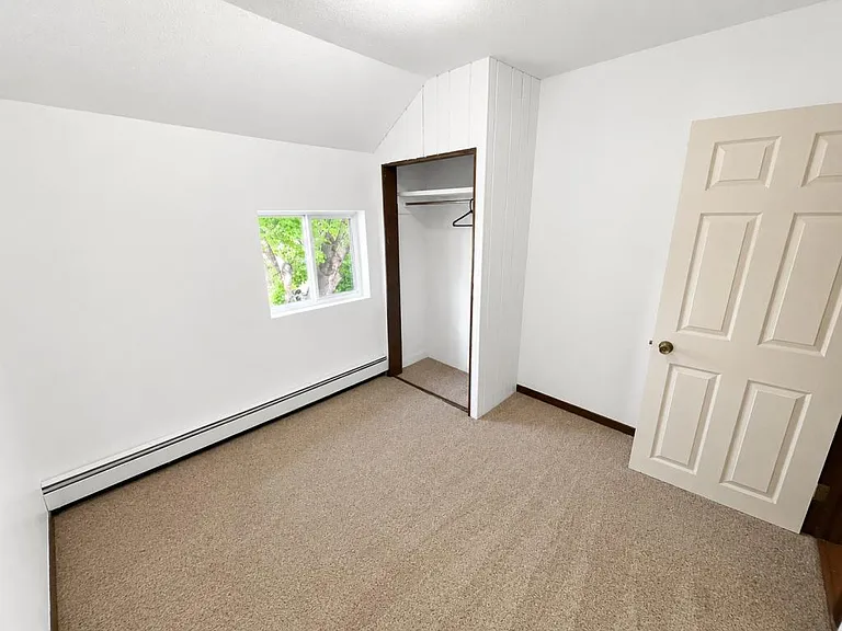706 5th Ave NW #3 — Photo 4