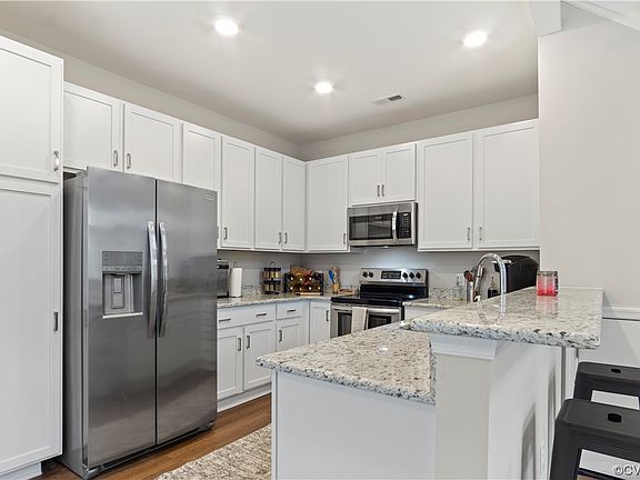 5th image of 224 Patriots Village Dr