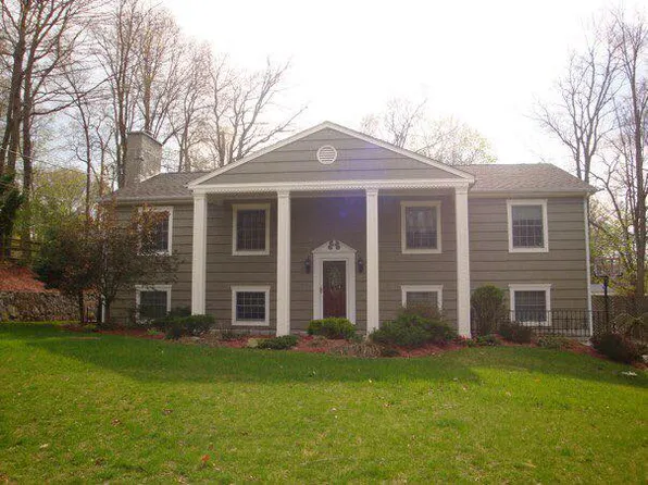 35 Rancho Dr, Cortlandt Manor, NY 10567