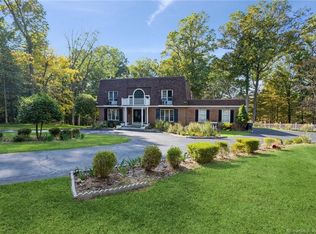 157 Jonathan Dr, Stamford, CT