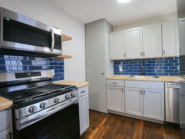 2018 E 12th St Fourplex — Photo 8