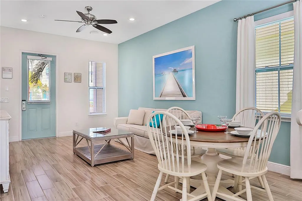 2 bed, 2.5 bath, 1305 sqft, $3,300 — Photo 4