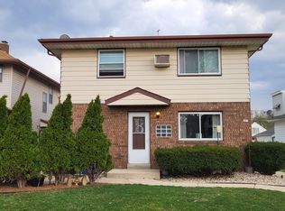 927 S 76th St APT 3, Milwaukee, WI 53214
