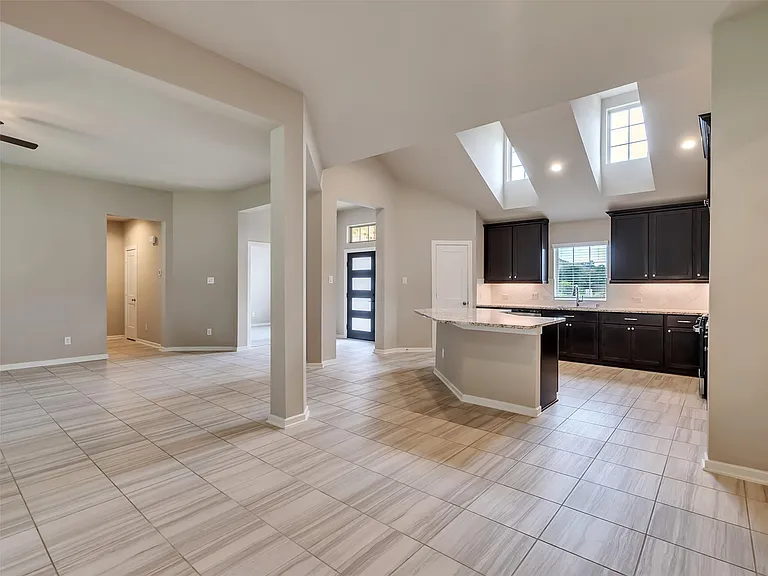8510 Amber Bend Dr — Photo 11