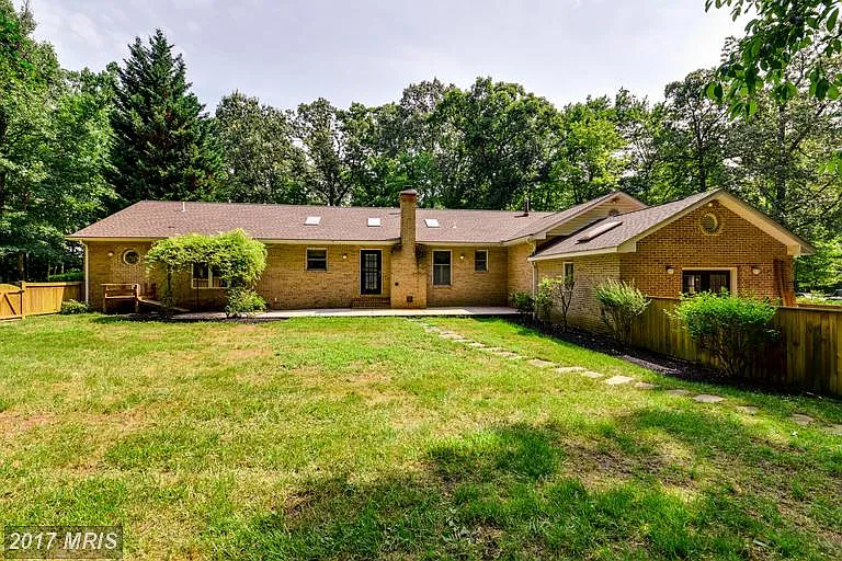9885 Lomax Rd photo 1