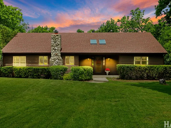 15192 W Rockland Rd, Libertyville, IL 60048