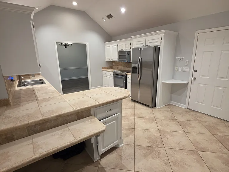 401 Hemlock Dr — Photo 14