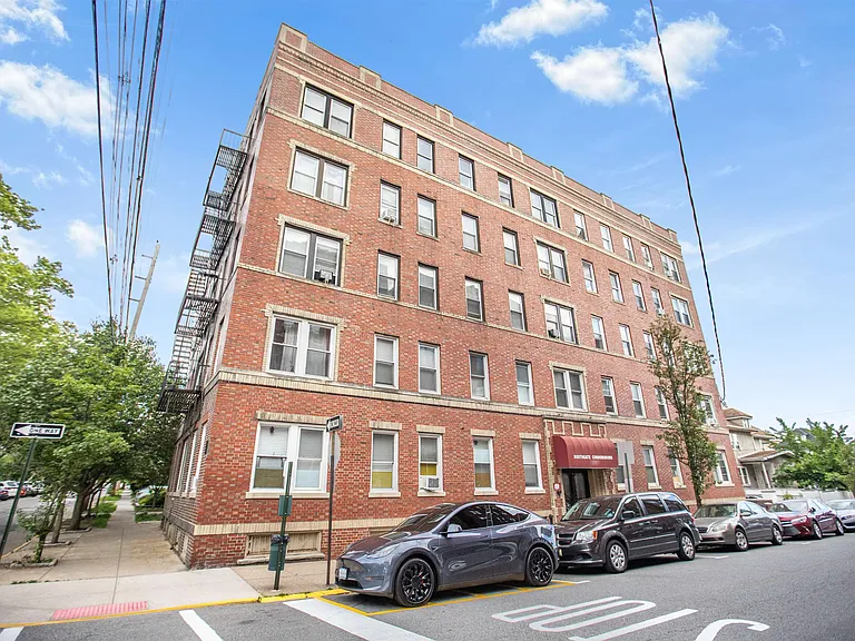7812 Hudson Ave #1-B — Photo 27