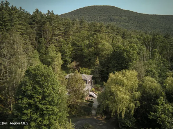 94 Silver Hollow Road, Woodstock, NY 12498