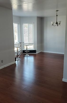 2nd image of 122 Park St
