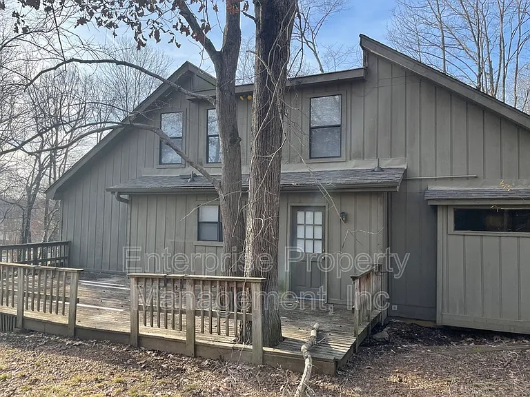 384 Sherburne Cv — Photo 21