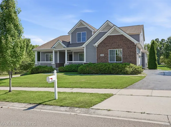 7301 Village Park Dr, Clarkston, MI 48346