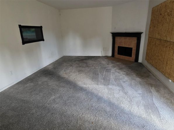 1235 N Arbor Bough Cir, Fresno, TX 77545