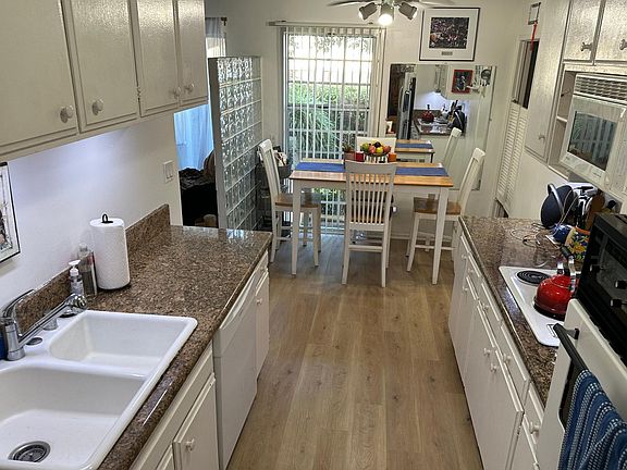 Kitchen Common Area