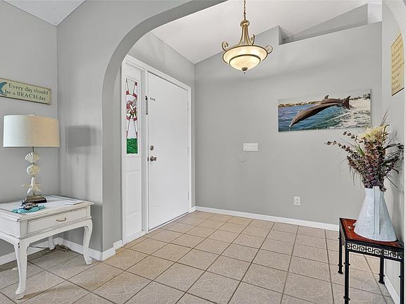 5th image of 881 RIVIERA LANE NW