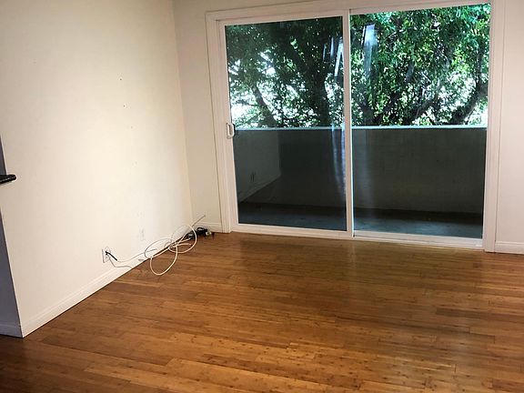 5th image of 3651 McLaughlin Ave #6