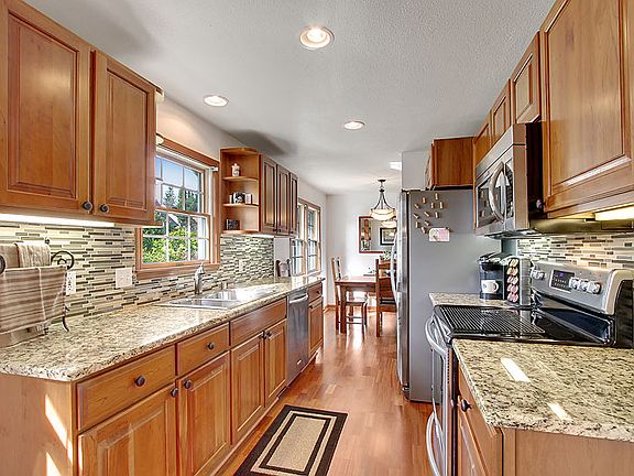 4th image of 6808 55th Ave NE