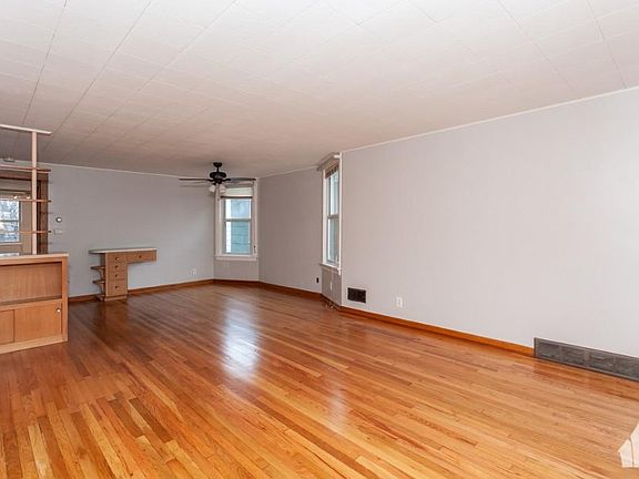 4th image of 4341 N Lowell Ave #2JC