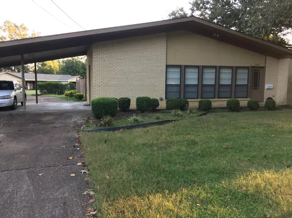 2001 Locust Ln, Starkville, MS 39759