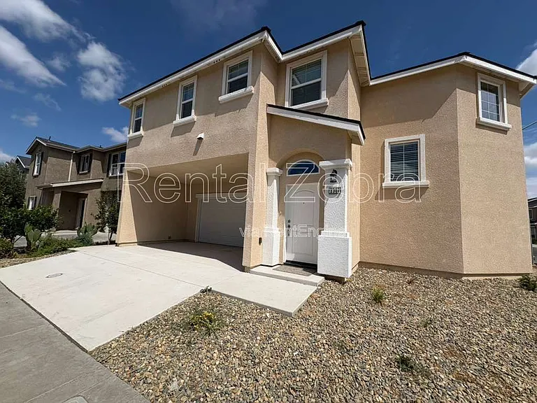 1307 Hermosa Dr — Photo 2