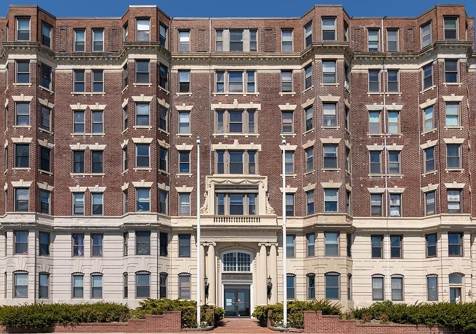 1st image of 285 Lynn Shore Dr APT 107